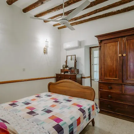 Retreat Kritou Tera *