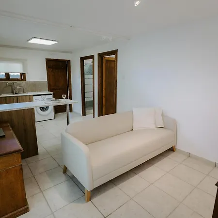 Retreat Kritou Tera *