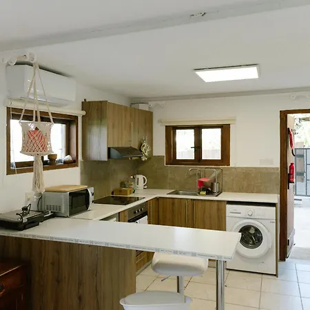 Retreat Kritou Tera