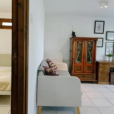 Retreat Kritou Tera *