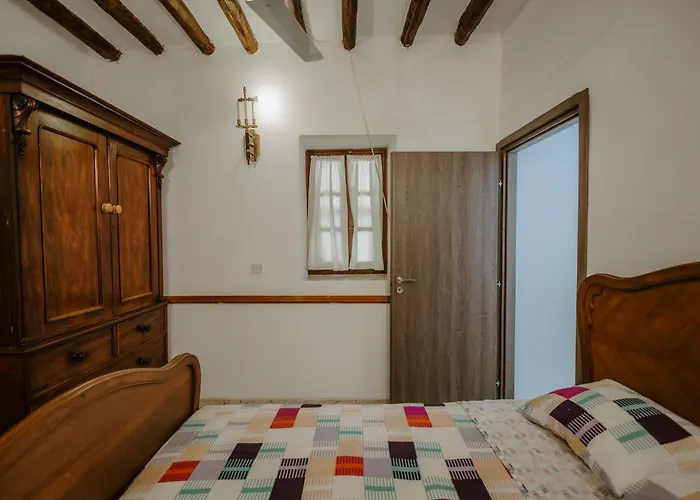 Retreat Kritou Tera *