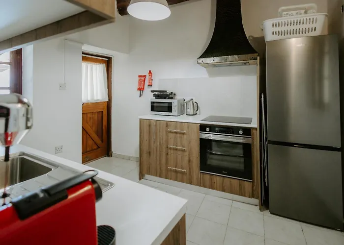 Retreat Kritou Tera *