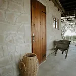 Retreat Kritou Tera בית נופש